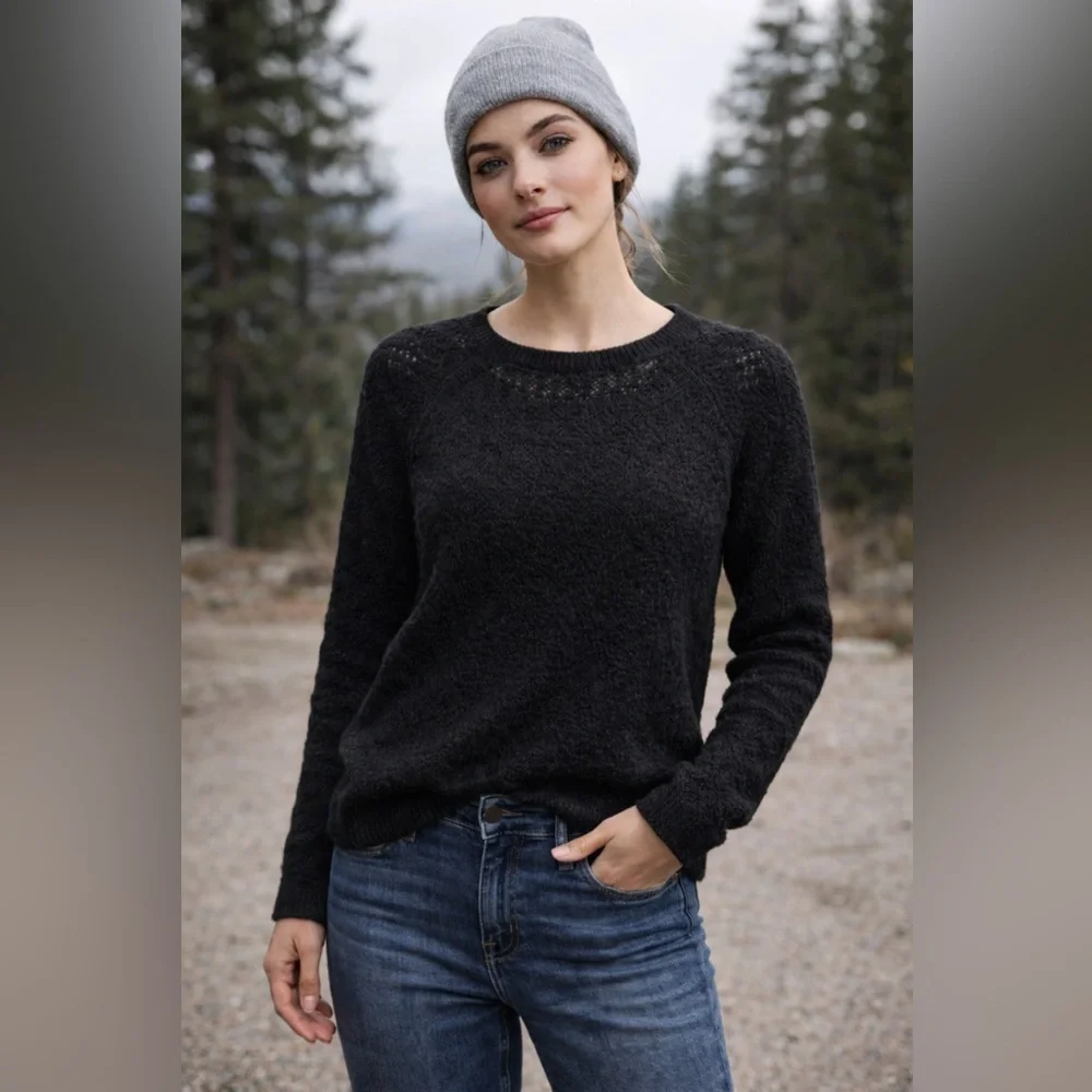 KÜHL Black Wool Blend Sweater Medium Textured Knit Stretch Cozy Outdoor